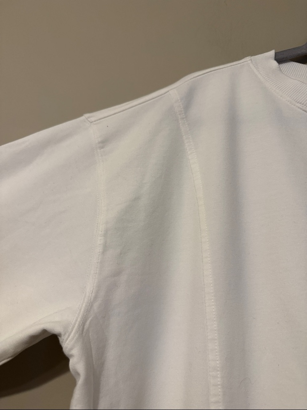 NWT- ZELLA Cozy Long Sleeve exposed hem Tee shirt, White, Medium - Picture 3 of 12